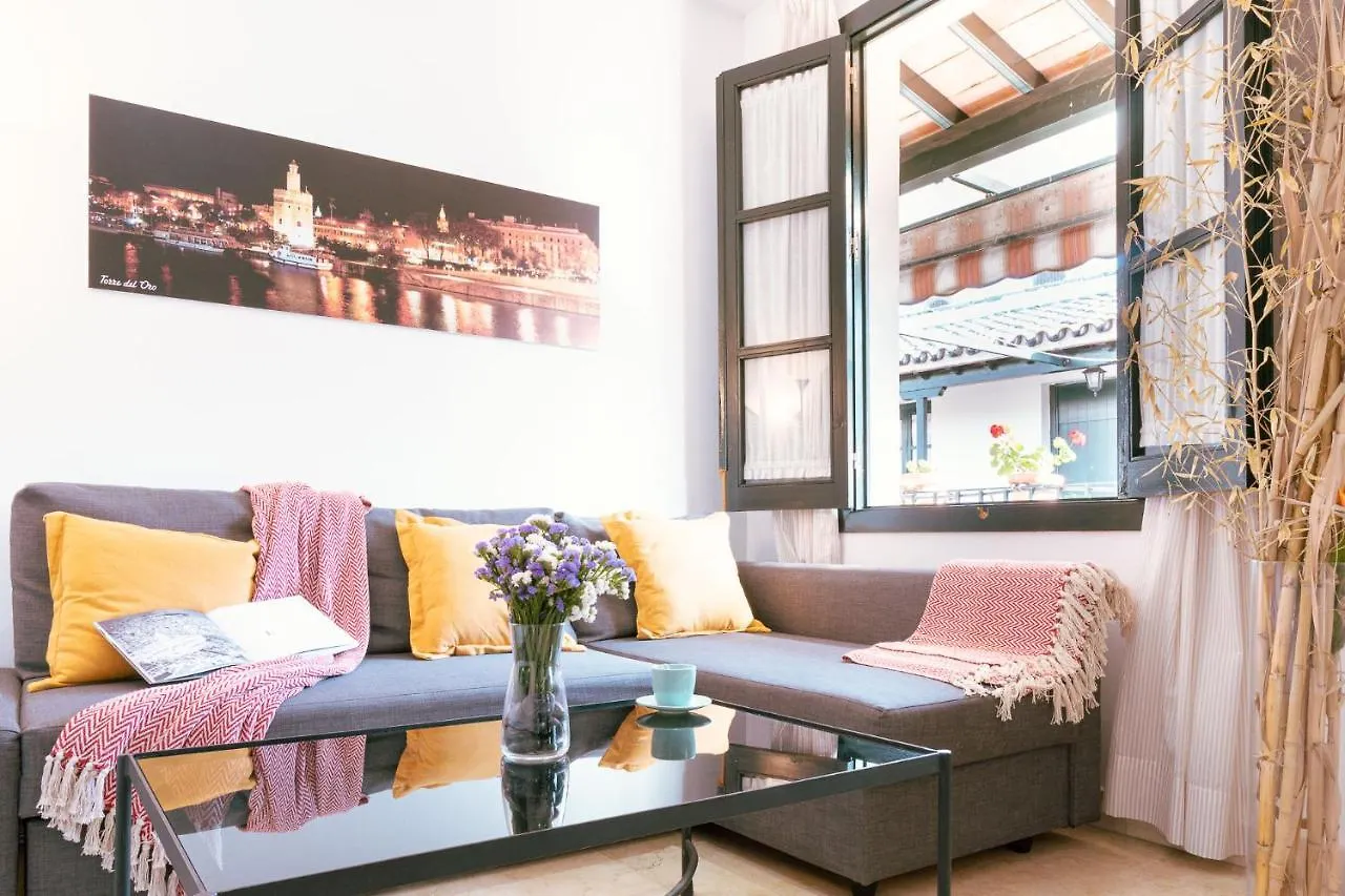 Apartamento Con Encanto En Patio Sevillano